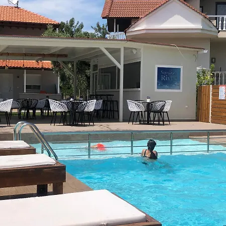 アパート River *