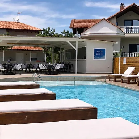 River - Escape With Pool And Views *
