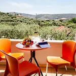 River - Escape With Pool And Views Daire