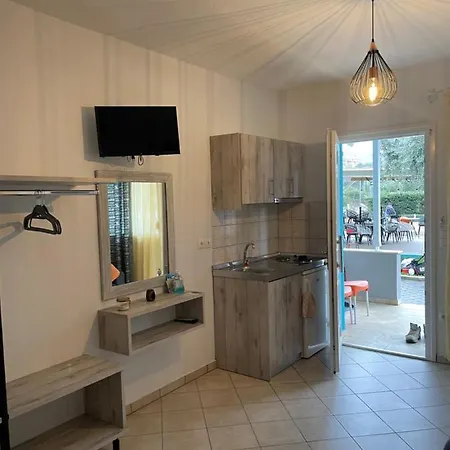 River Apartment *