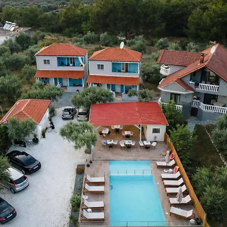 River - Escape With Pool And Views Daire
