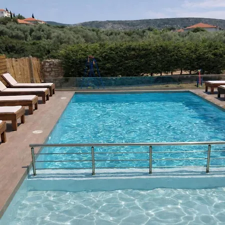 Daire River - Escape With Pool And Views Potos