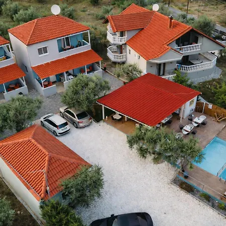 River - Escape With Pool And Views Apartment Potos